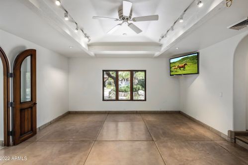 2020 Bethany Home Rd, Phoenix AZ 85014-2434 exterior