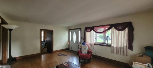 1111 Hessian Ave, West Deptford NJ  08093-1930 exterior