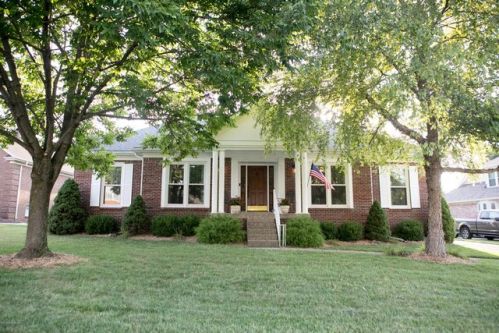 8116 Bohannon Station Rd, Louisville, KY 40291-4013