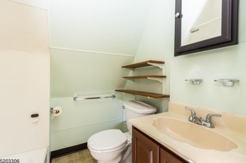 68 Bremond St, Belleville NJ 07109-2734 exterior