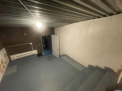 2193 Gyrfalcon Dr, Sandy UT 84092-4049 exterior