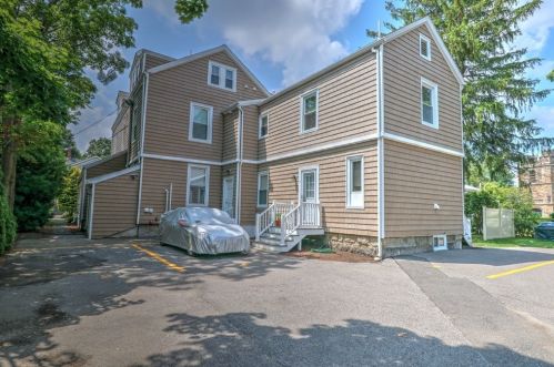 37 Walnut Pl, Newton MA 02460-1819 exterior
