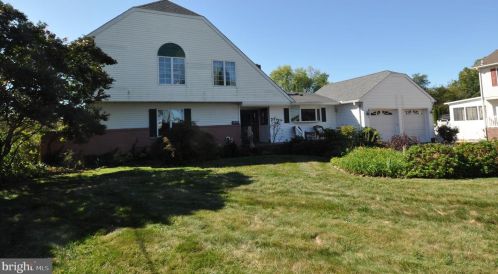 24854 Main St, Columbus NJ 08022-1339 exterior