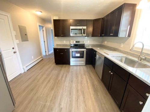 13 Cherry St, Taunton MA  02780-1926 exterior