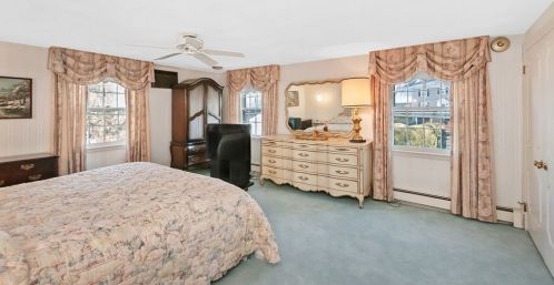 51 Fessenden St, Newton MA 02460-1119 exterior