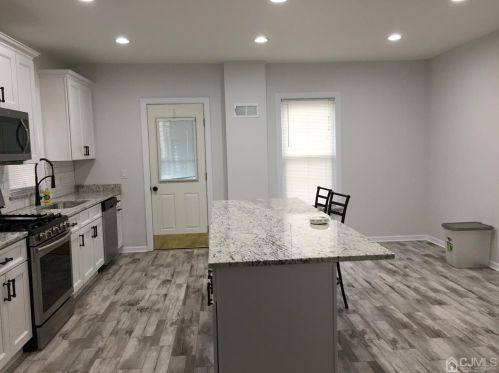 16 Chrome Ave, Carteret NJ  07008-3402 exterior