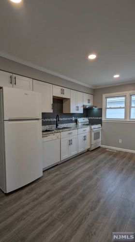 39 Midland Ave, Kearny NJ  07032-4125 exterior