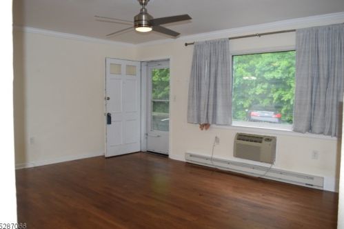 39 Lincoln Gdns, Lake Hiawatha NJ  07034-2407 exterior