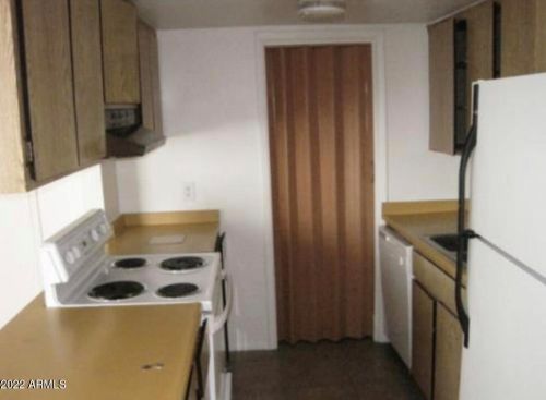 1233 47th Pl, Phoenix, AZ 85008-5737