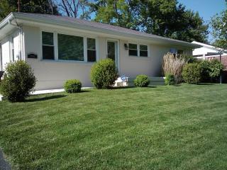 2811 Thistlewood Dr, Louisville KY  40206-1335 exterior