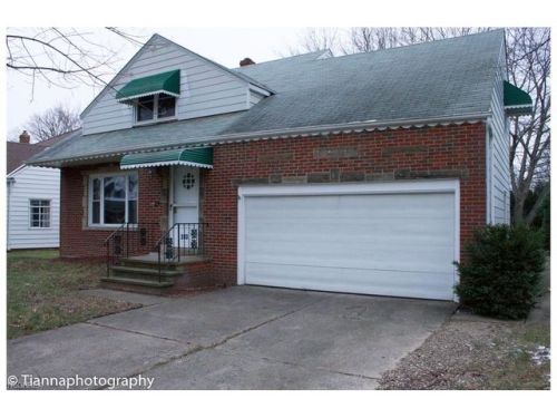 283 272nd St, Cleveland, OH 44132-2753