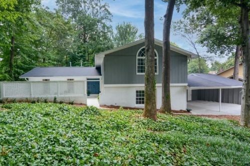 2420 Leisure Lake Dr, Atlanta GA  30338-5319 exterior