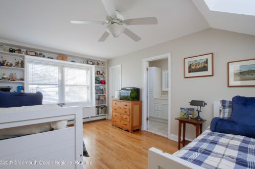 33 Sunnycrest Dr, Little Silver NJ 07739-1126 exterior