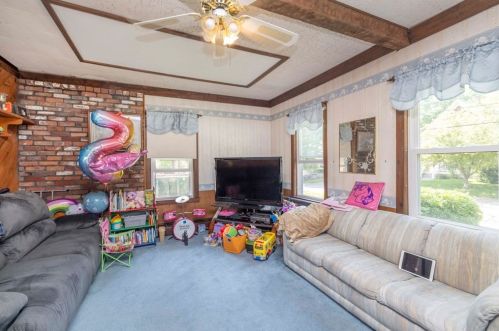 20 St, Taunton MA 02780-4392 exterior