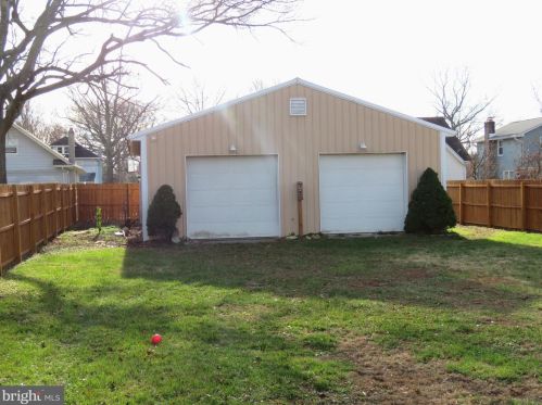 129 Progress Ave, West Deptford NJ 08096-1211 exterior