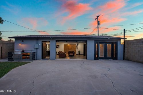 1413 Edgemont Ave, Phoenix AZ 85035-1809 exterior