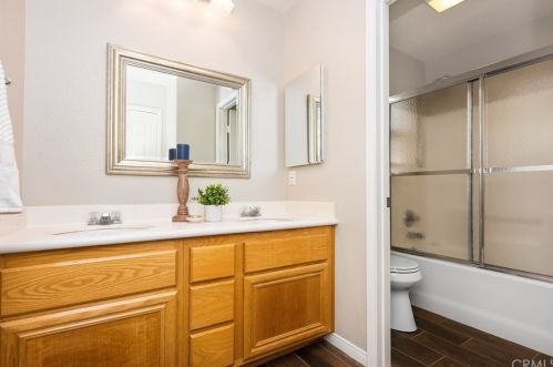 12 Bayfield, Irvine CA 92614-7907 exterior