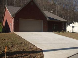 351 Walters Rd, Pikeville KY  41501-9204 exterior