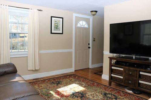 372 St, Weymouth MA 02191-1330 exterior