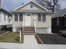 16 Kathryn St, Belleville, NJ 07109-2743
