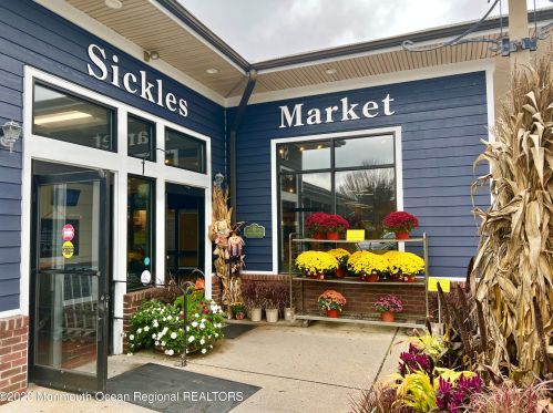 208 Winding Way, Little Silver NJ 07739-1763 exterior