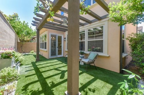 32 Larkfield, Irvine CA 92620-2140 exterior