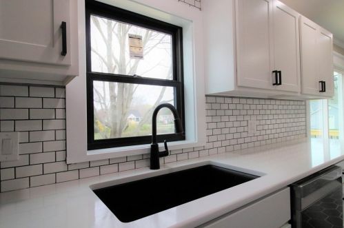 967 Wilbur Ave, Fall River MA  02725-2033 exterior