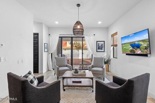 3130 Beryl Ave, Phoenix AZ  85028-3806 exterior