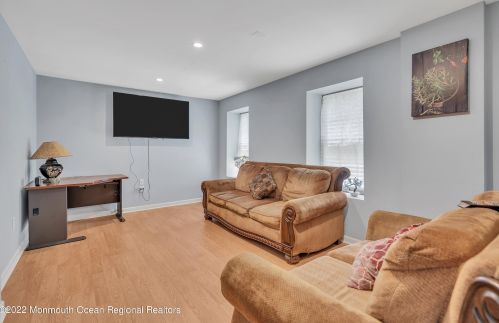 21 Tuscany Dr, Jackson Twp NJ 08527-3168 exterior