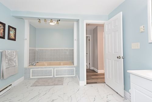 377 Main St, East Brookfield MA 01515-1703 exterior