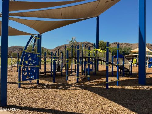 10438 45 Pl, Phoenix AZ 85050-8555 exterior