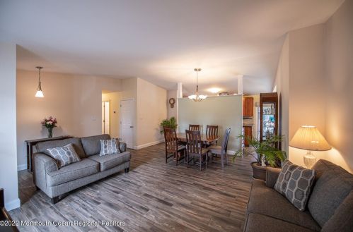 32 Buckingham Dr, Jackson Twp NJ 08527-2639 exterior