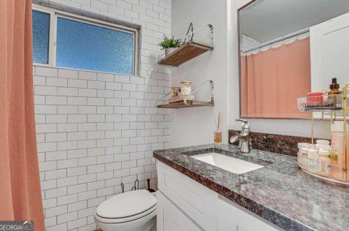 1488 Brk Vly Ln, Atlanta GA 30324-3264 exterior