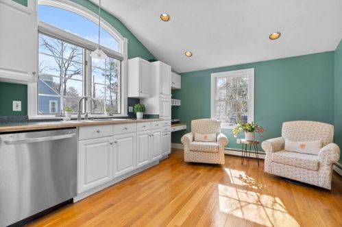 95 Whitcomb Ave, Hingham MA 02043-3348 exterior