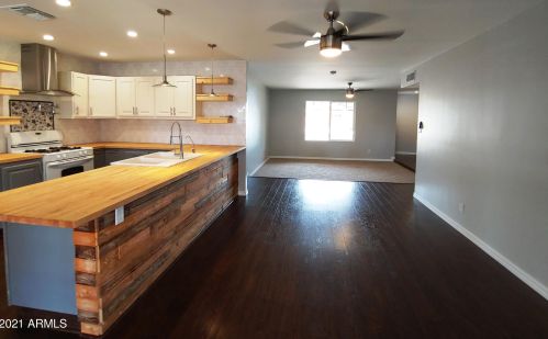 4043 Cholla St, Phoenix, AZ 85029-3800