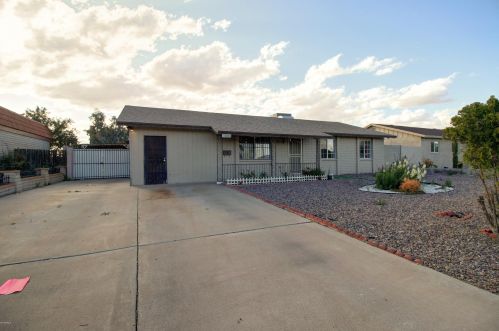 3002 64th Dr, Phoenix, AZ 85033-5706
