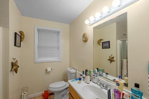 140 Grant St, Fall River MA 02721-1239 exterior