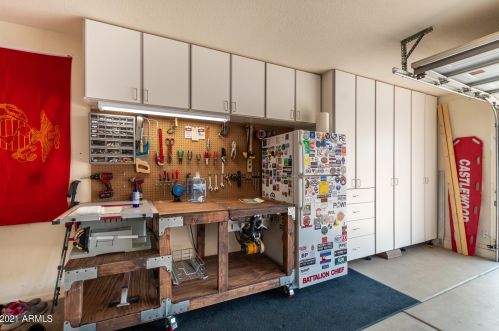 16011 18 Dr, Phoenix AZ 85045-1774 exterior