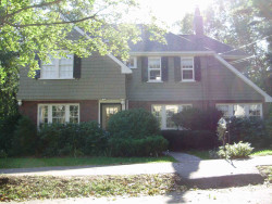 76 Day St, Newton, MA 02466-2916