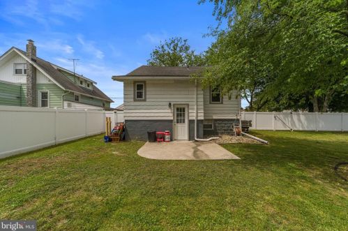 308 Colonial Ave, West Deptford NJ  08096-1010 exterior