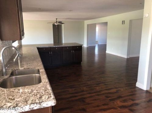 845 Edgemont Ave, Phoenix AZ 85035-1716 exterior