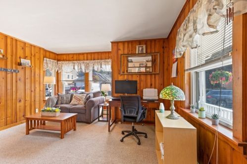 9 Hall Pl, Quincy MA 02169-4027 exterior