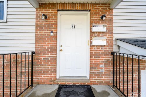 67 Sharot St, Carteret, NJ 07008-2908