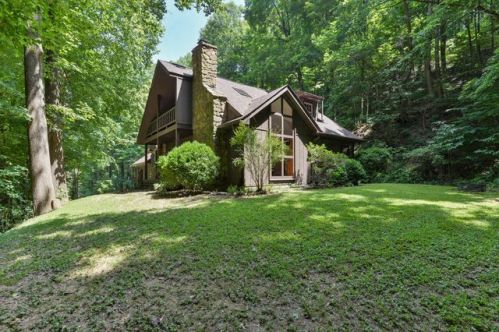 5109 Blevins Gap Rd, Louisville, KY 40272-1848