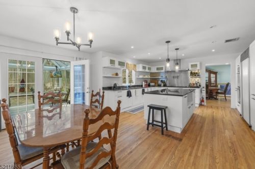 79 Pinewood Dr, Skyline Lakes NJ  07456-1122 exterior