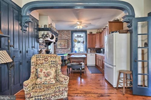 385 Springview Rd, Carlisle PA 17015-7411 exterior