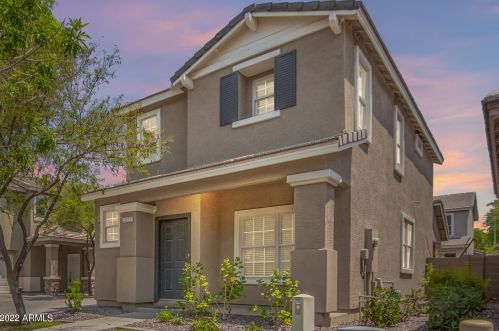 2127 Bowker St, Phoenix, AZ 85040-3422