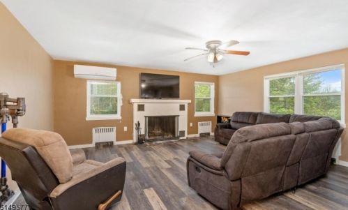 326 Riegelsville Rd, Milford NJ 08848-1892 exterior