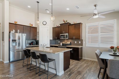 34826 3rd Ave, Phoenix AZ 85023-3640 exterior