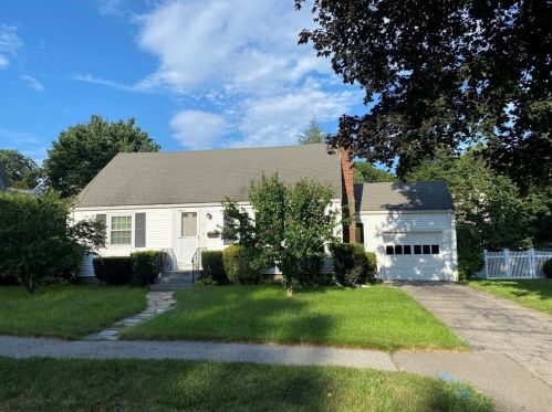 10 Hawthorn Ave, Needham, MA 02492-3806